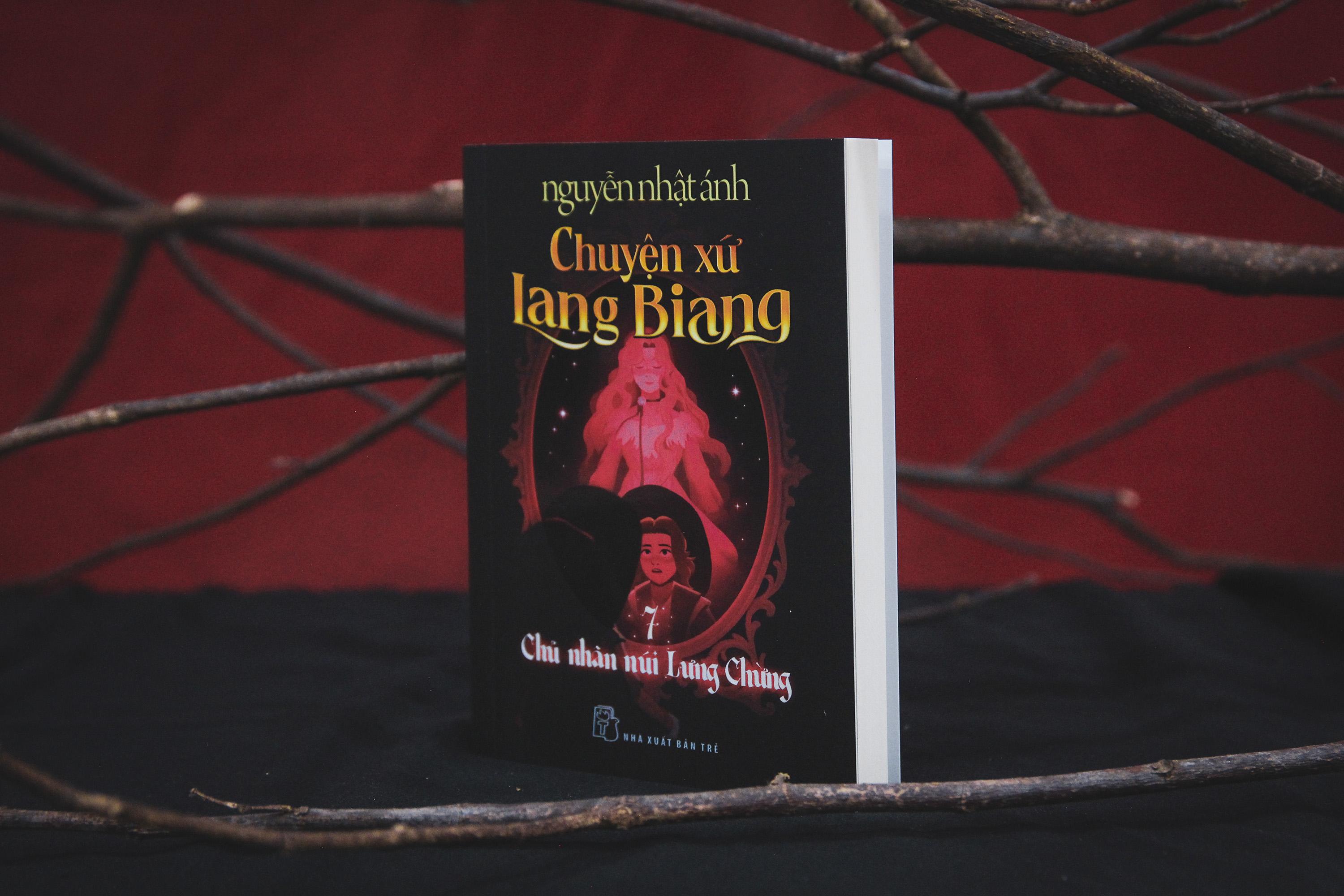 Bộ
Bộ Sách Chuyện Xứ Lang Biang - Phần 3 - Chủ Nhân Núi Lưng Chừng - Khổ Bỏ Túi (Bộ 3 Cuốn) - Ảnh 7