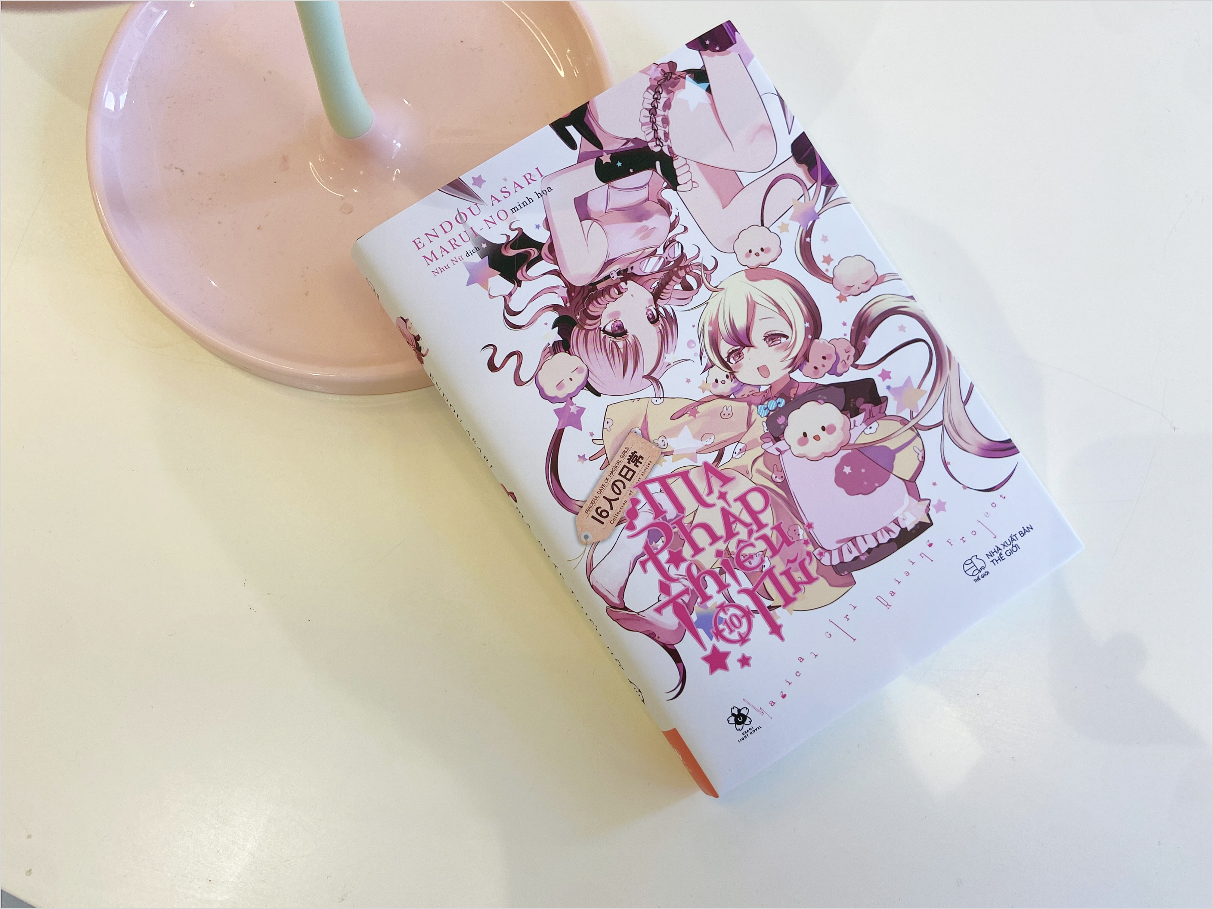 Bộ Ma Pháp Thiếu Nữ - Tập 10 - Bản Đặc Biệt - Tặng Kèm 2 Bookmark Bồi Cứng Chibi Nhân Vật + 1 Postcard Bồi Cứng + 1 Túi Vải In Hình Chibi Nhân Vật - Ảnh 4