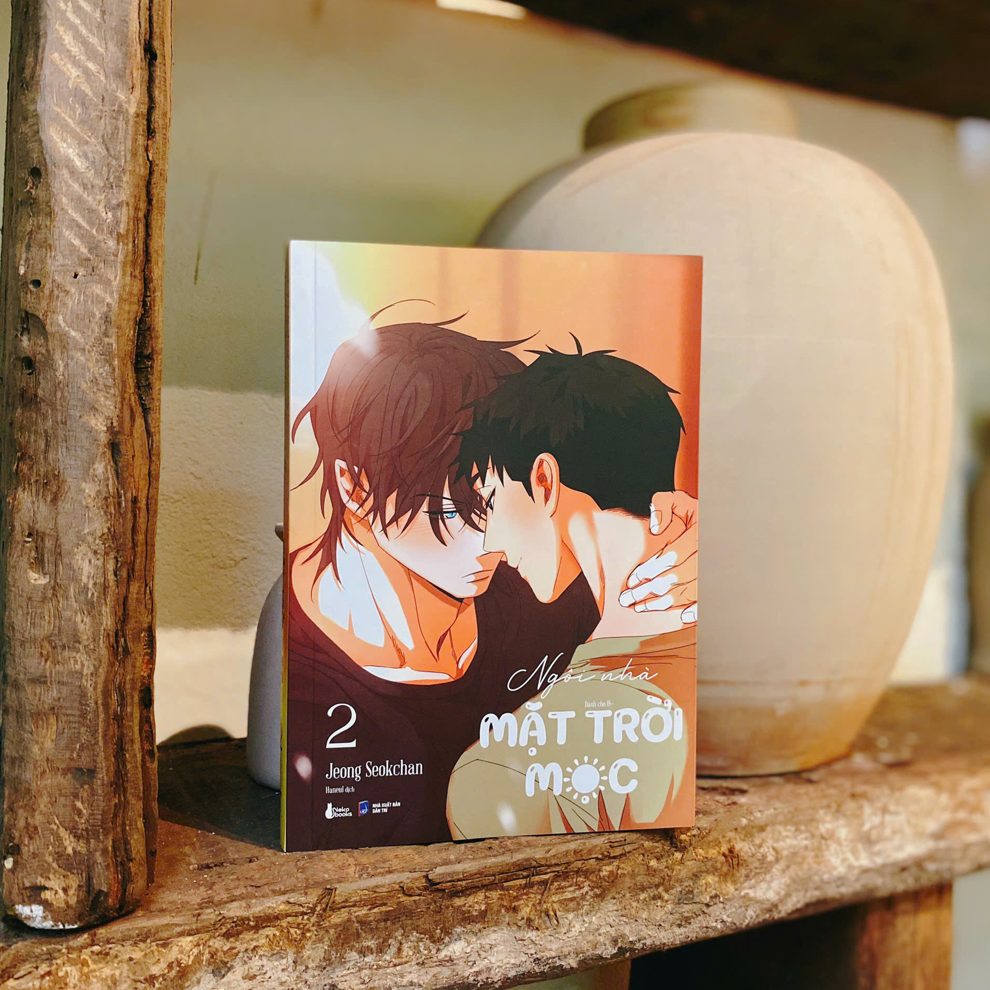 Bộ
						
										
										Ngôi Nhà Mặt Trời Mọc - Tập 2 - Bản Đặc Biệt - Tặng Kèm Tấm Sticker “Nhà Chúng Mình” + Standee “Công Chúa Hai Cọng Tóc” + Pop Socket “Công Chúa Hai Cọng Tóc” + Card PVC “Chuyện Đôi Ta” - Ảnh 5