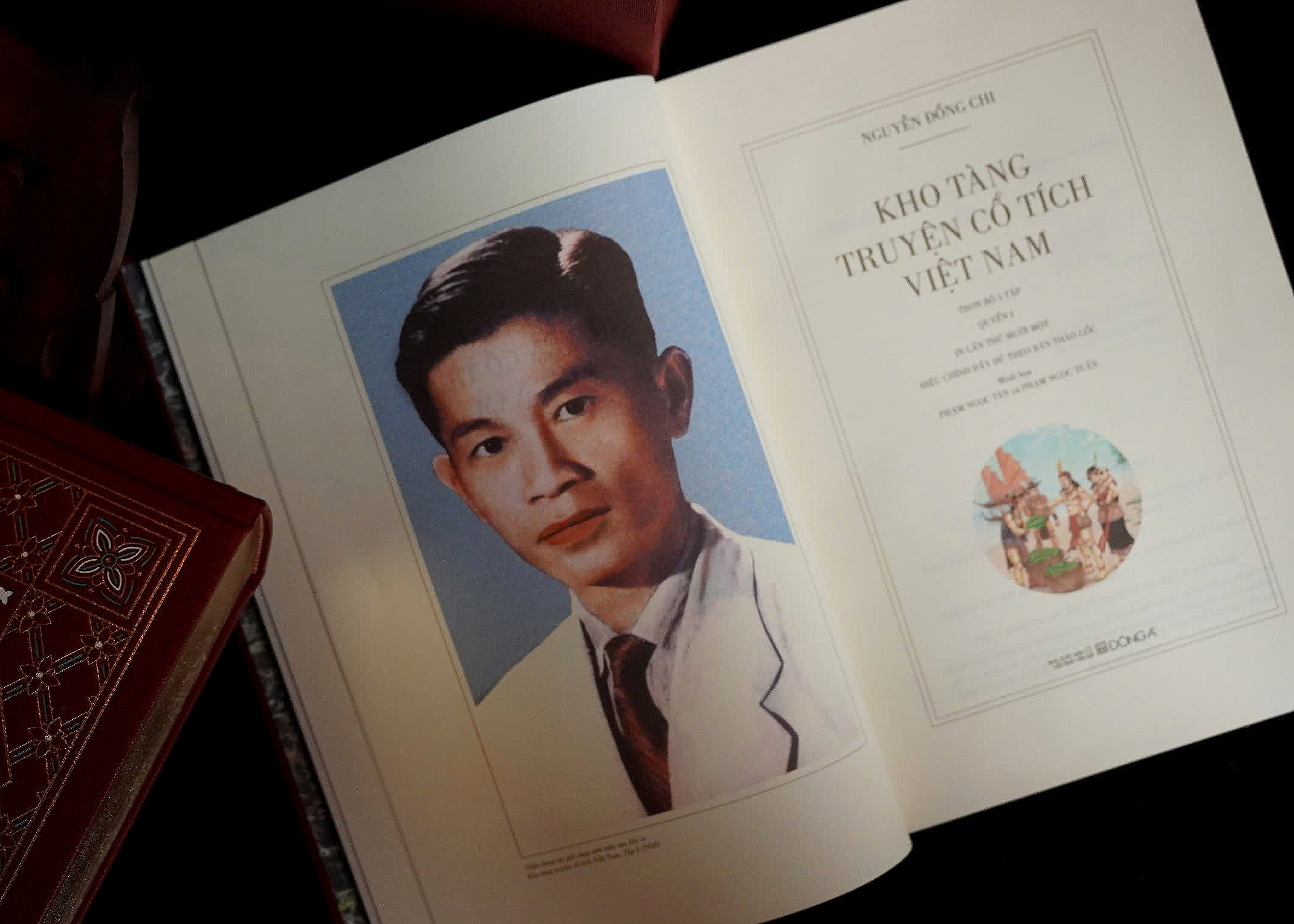 Bộ Sách Kho Tàng Truyện Cổ Tích Việt Nam - Quyển 1 + Quyển 2 (Bộ 2 Quyển) - Bìa Da - Ấn Bản Giới Hạn - Ảnh 7