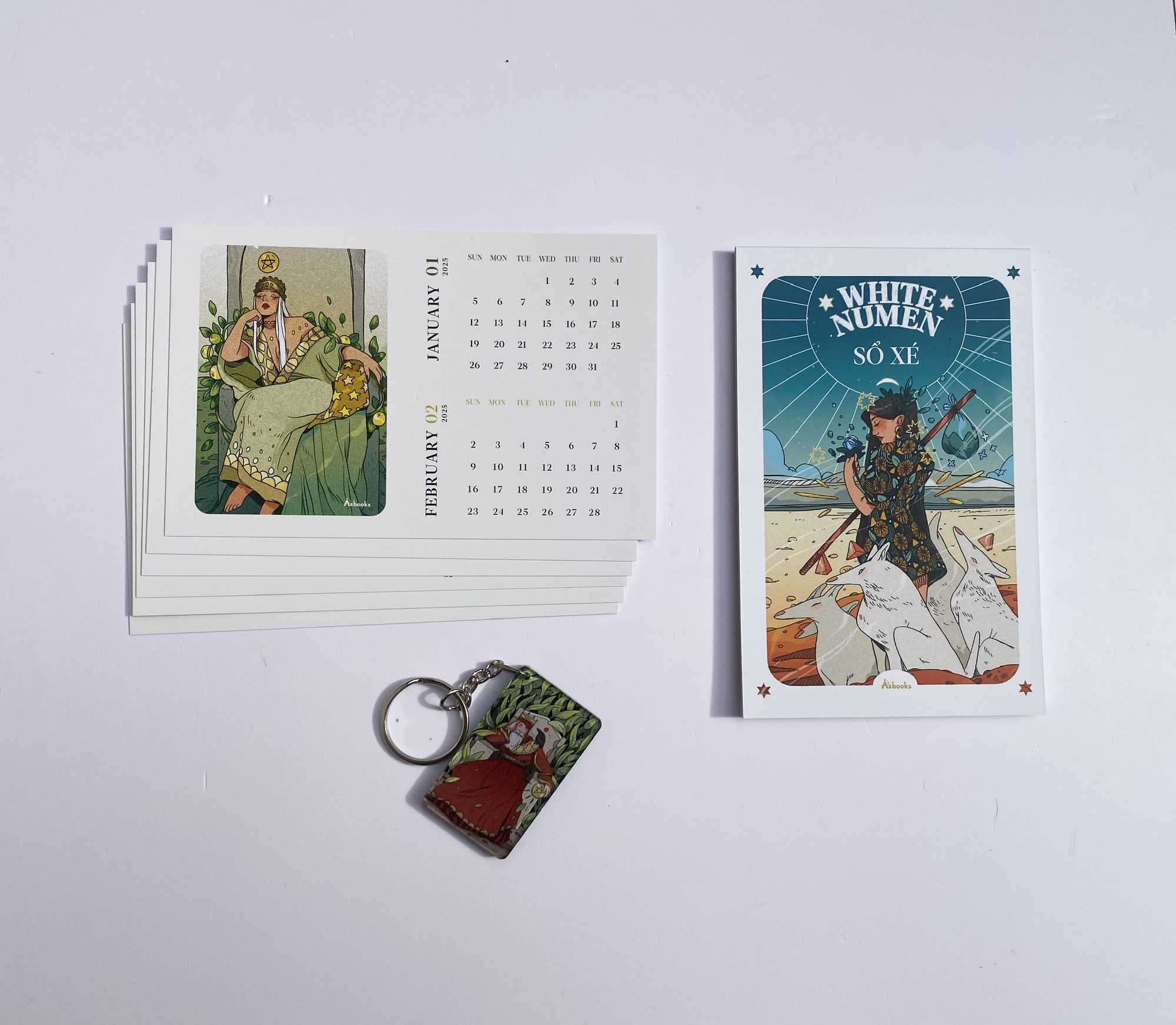 boxset white numen tarot (bộ bài + sách hướng dẫn) - tặng kèm bộ quà all-in: sổ xé in bìa art bài + bộ postcard in hình art bài kèm lịch 2025 + móc khóa in art bài random - Ảnh 10