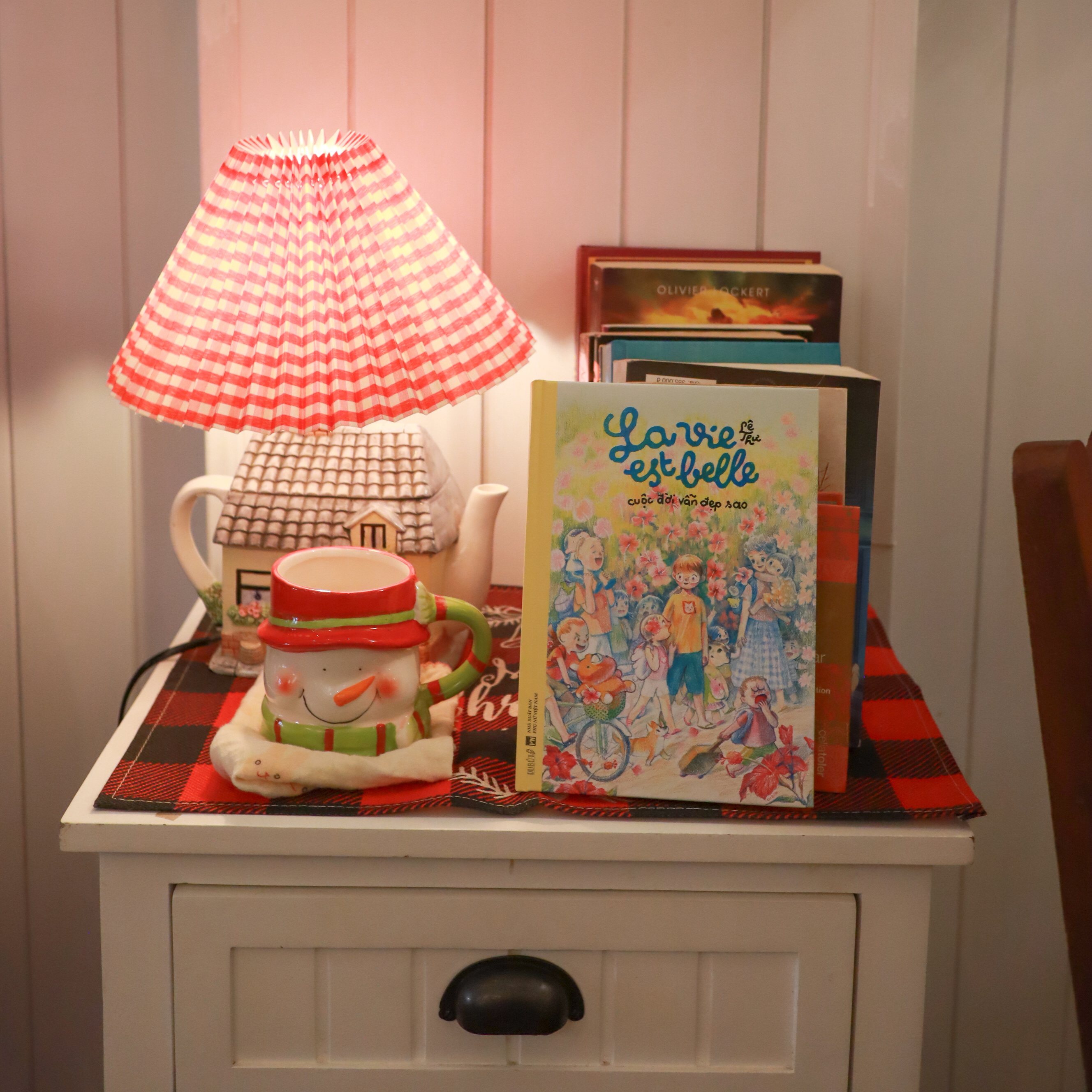 La Vie Est Belle - Cuộc Đời Vẫn Đẹp Sao - Bìa Cứng - Ảnh 10
