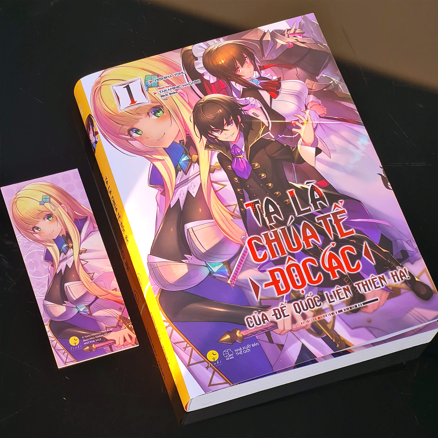 Ta Là Chúa Tể Độc Ác Của Đế Quốc Liên Thiên Hà - Tập 1 - Bản Đặc Biệt - Tặng Kèm 1 Bookmark Bồi Cứng + 2 Postcard Bồi Cứng + 1 Popup Ivory + 1 Poster Hologram - Ảnh 6